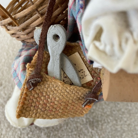 COPY - LIZZIE HIGH COLLECTION DOLL - Picture 7 of 13